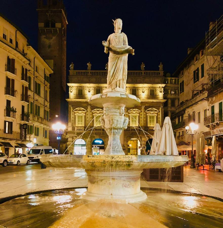 Casa Martini Piazza Erbe Verona Exterior foto